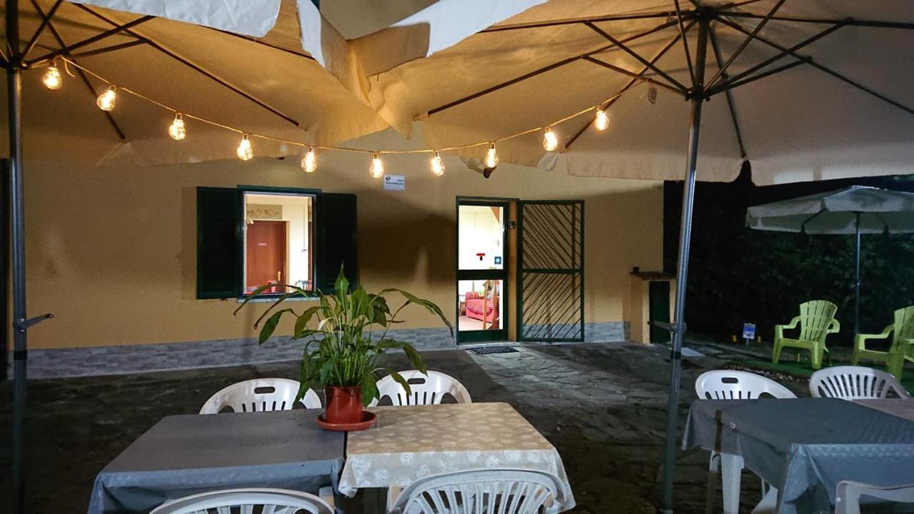 Hostal Il Gelso Trivigno Exterior foto
