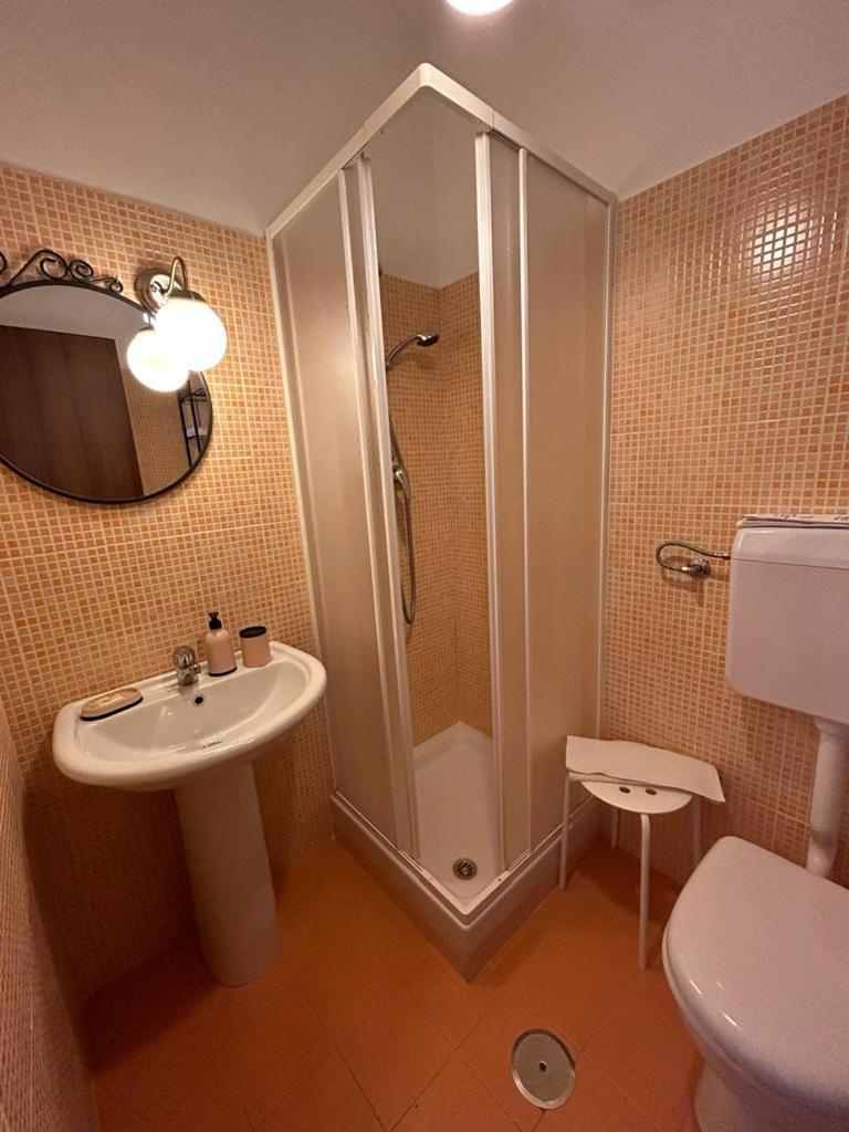 Hostal Il Gelso Trivigno Exterior foto